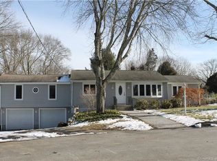 4 Jean B Ct, Ledyard, CT 06339