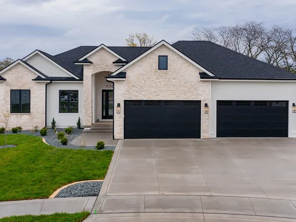 770 Canterbury Cir, Waukee, IA 50263
