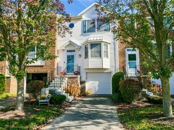 6 Jordache Ln, Spencerport, NY 14559