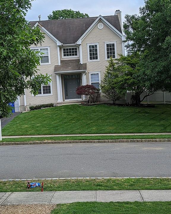 1st image of 172 Hundred Oaks Dr