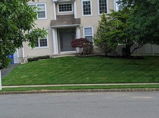 172 Hundred Oaks Dr, Toms River, NJ 08755