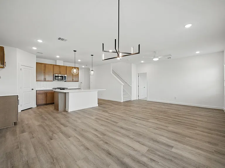 1413 Richardson St — Photo 4