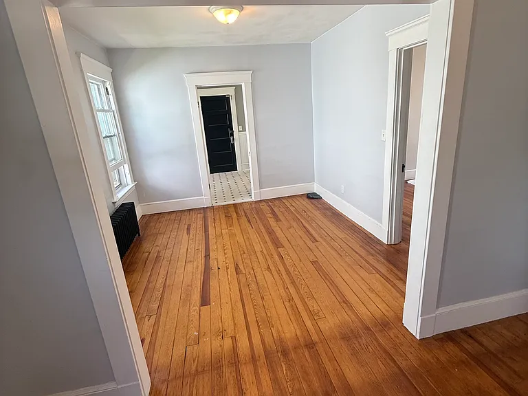86 Hinman St #1A — Photo 2