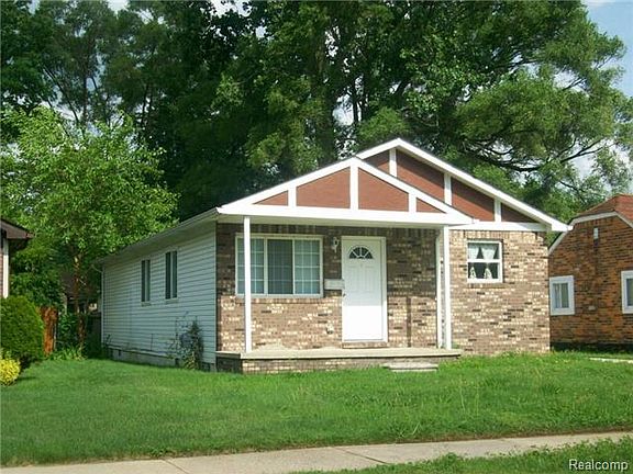 2nd image of 27720 Hales St
