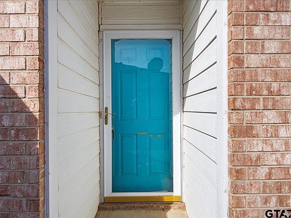 4th image of 1112 Woodlands Park Dr