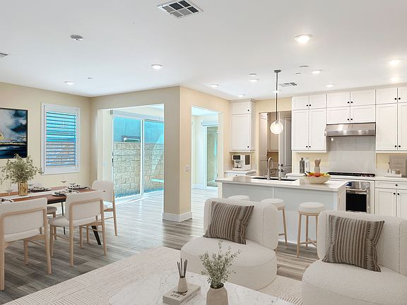Victual Staged Dining /Kitchen