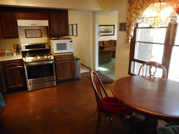 4th image of 216 Freeport Dr