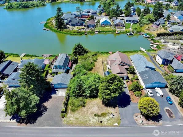 417 Duck Lake Drive SE, Ocean Shores, WA 98569