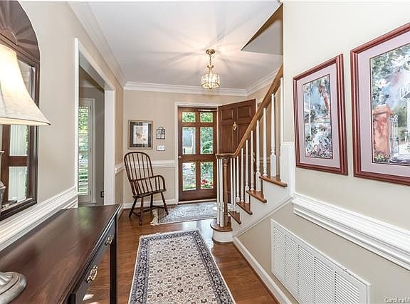 3rd image of 2631 Oxborough Dr