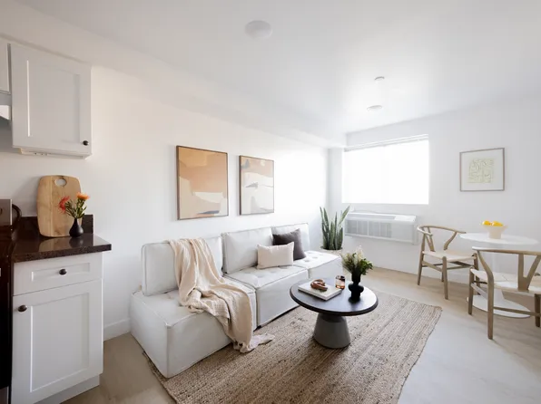 4973 1/2 W 21st St #101, Los Angeles, CA 90016