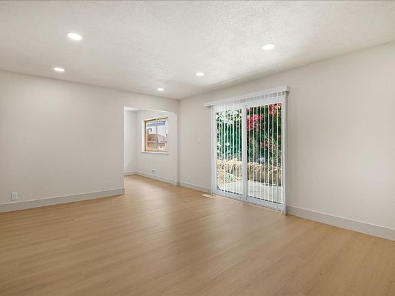 5th image of 10178 Alpine Dr APT 3