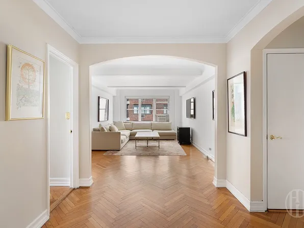 33 E End Ave #4F, New York, NY 10028