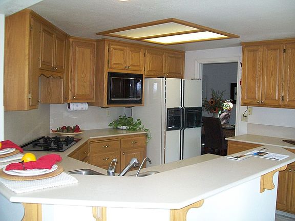 2nd image of 8 El Camino Corto