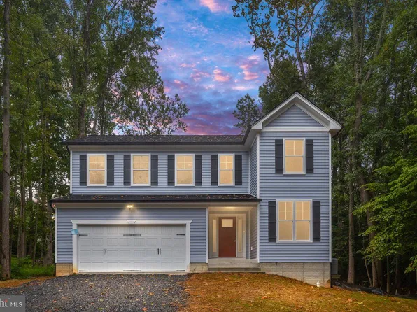 8027 Harrison Dr, King George, VA 22485
