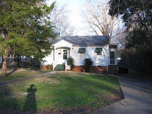 Large rear yard, partially fenced