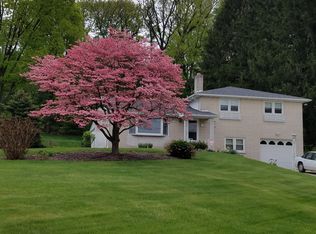2298 Ironstone Dr, York, PA 17406