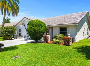 10071 Camelback Ln, Boca Raton, FL 33498