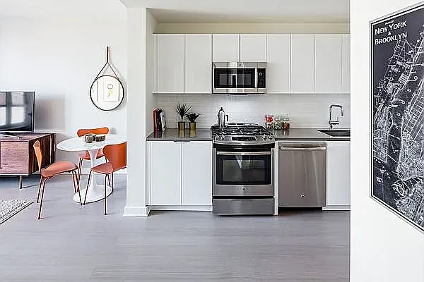 45 Hoyt St #12G — Photo 1