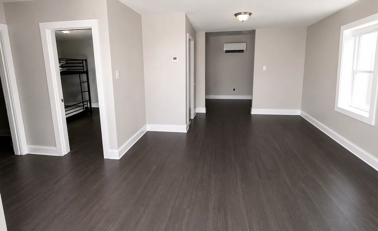 4 bed, $1,550 — Photo 2