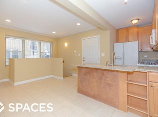 2724 W Lunt Ave #N_ONE, Chicago, IL 60645