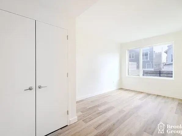 101-19 Rockaway Beach Avenue image 11 of 37