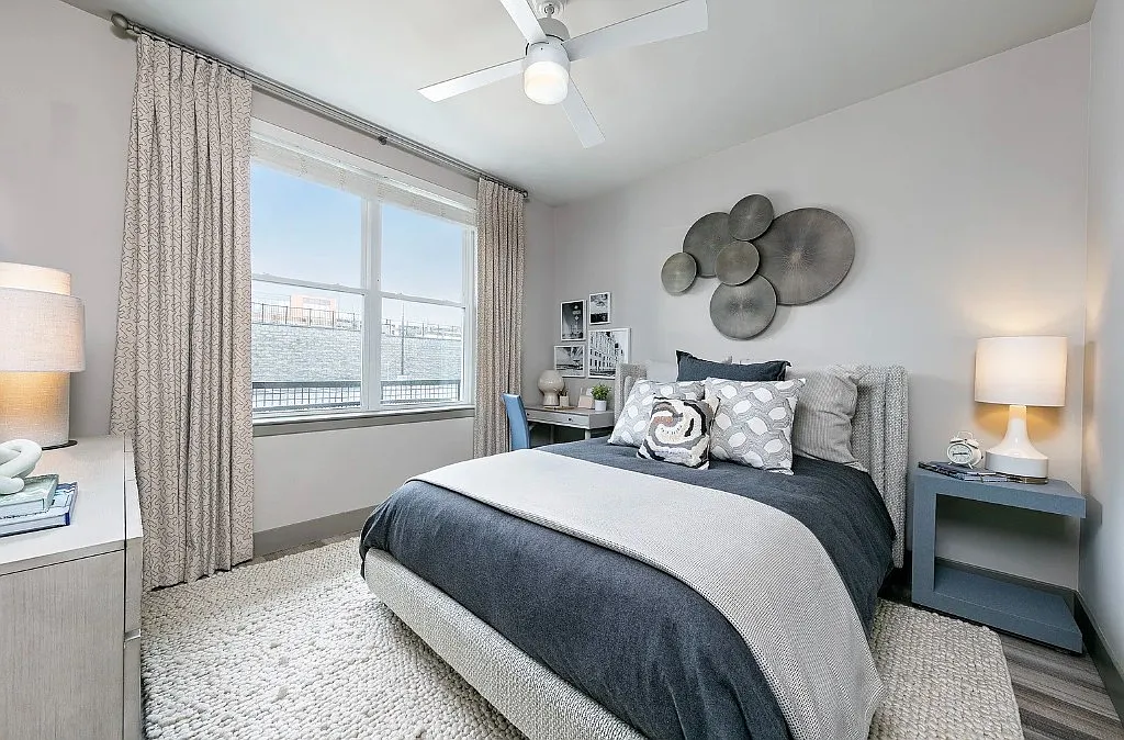2 bed, 2.0 bath, $4,140 — Photo 3