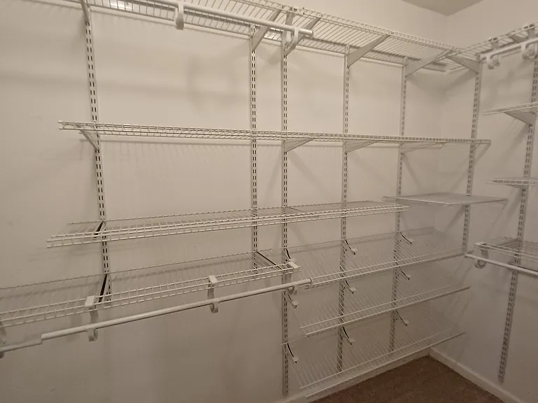 700 SW Castlewood St — Photo 17