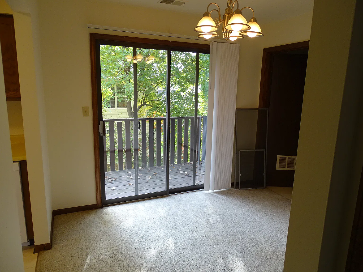 2 bed, 1000 sqft, $1,200 — Photo 3