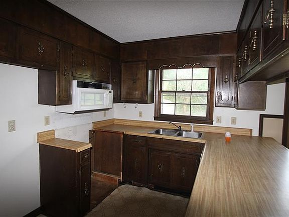 4th image of 1504 Summer St