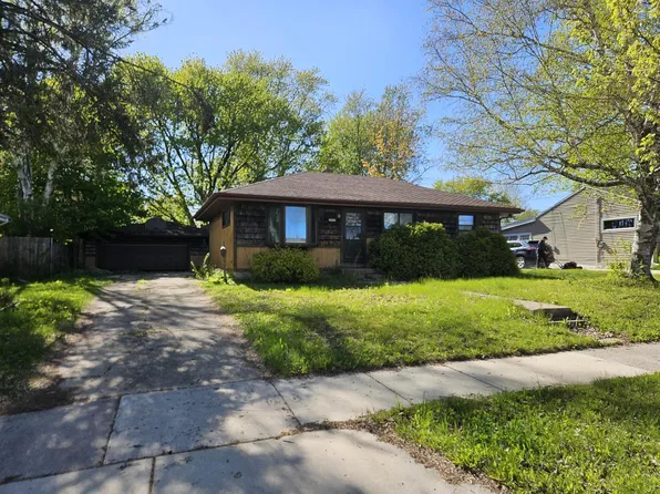 745 10th AVENUE, Grafton, WI 53024
