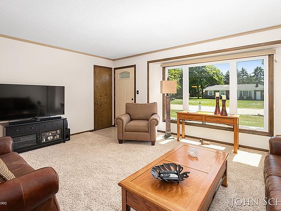 4th image of 1873 Pleasantwood Dr