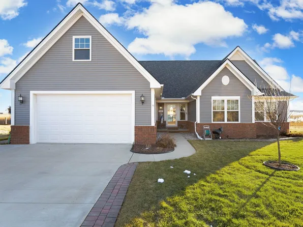 6329 Marina Dr, Clay, MI 48001