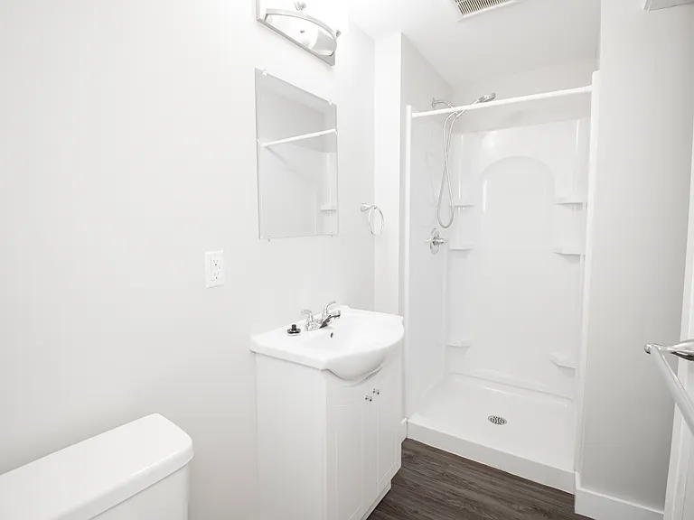 834 Grosvenor Ave #A — Photo 17