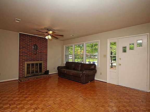 4th image of 875 Cascade Dr