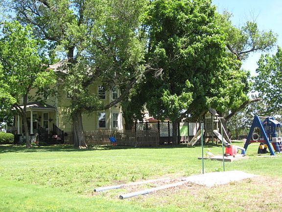 2nd image of 1200 E 4th St