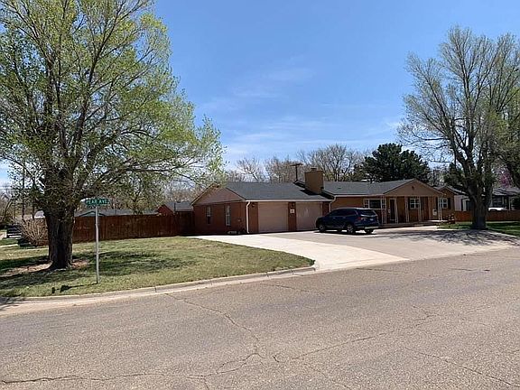 3rd image of 224 Pear Ave