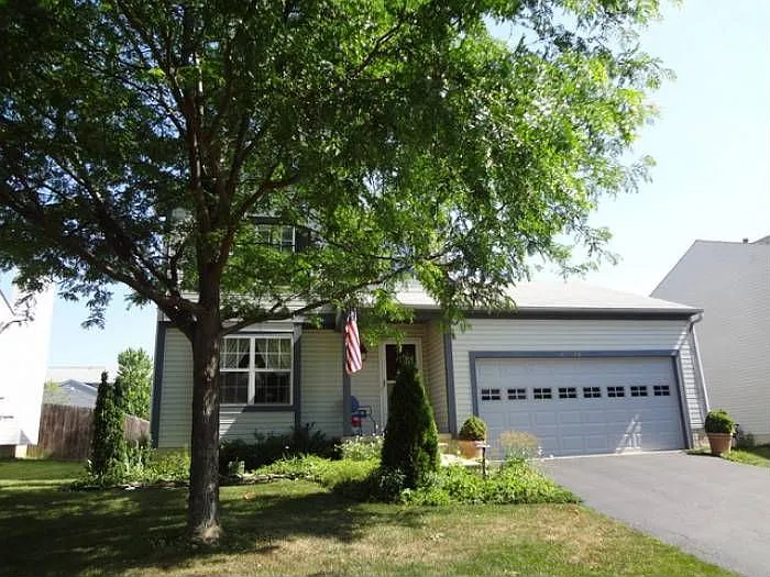 68 Providence Ln photo 1