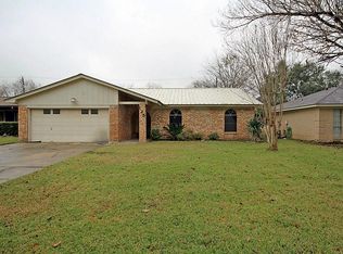 125 La Laja Dr, Angleton, TX 77515