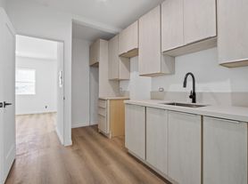 2694 James M Wood Blvd, Los Angeles, CA
