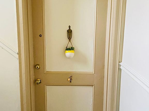 4th image of 2607 Park Ave
