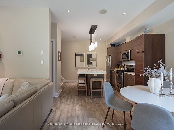 3rd image of 46 Curzon St #312