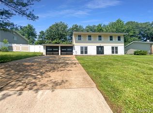 6825 Birdie Ln, Saint Louis, MO