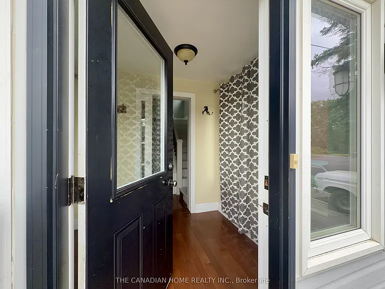 71 English St — Photo 4