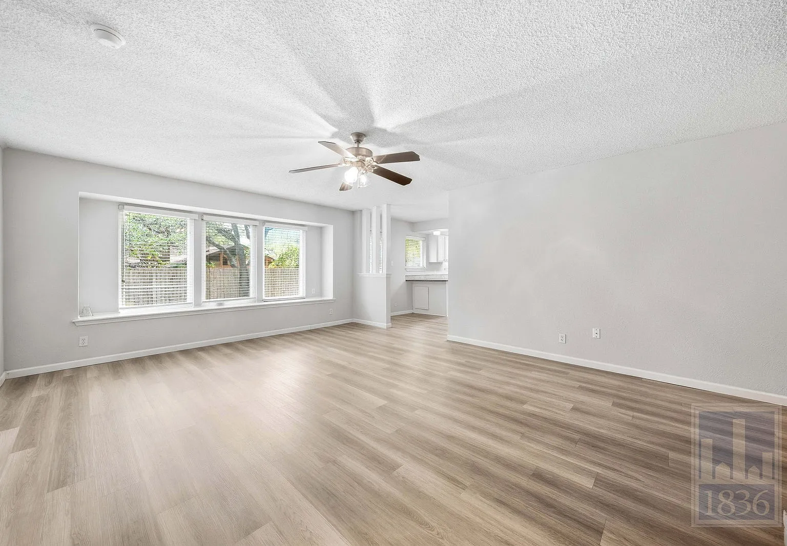 3 bed, 2.0 bath, 1385 sqft, $1,995 — Photo 2