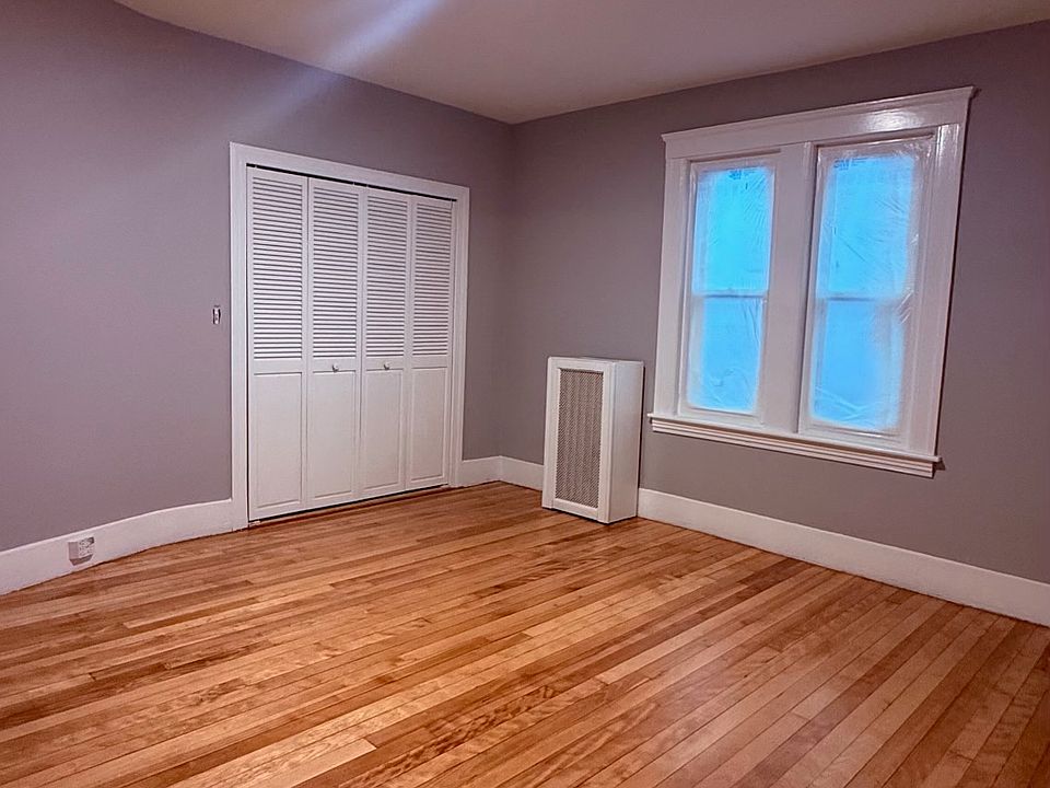 1st image of 22 Plantation St #1