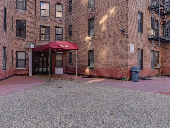 3rd image of 83-77 Woodhaven Blvd #1E