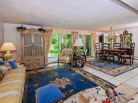 5th image of 41 S Bennett Dr