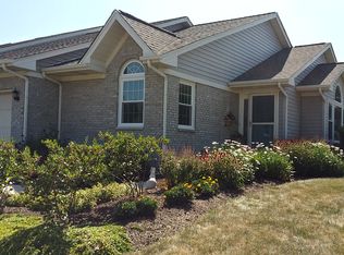 845 Foxpointe Dr #A, Sycamore, IL 60178