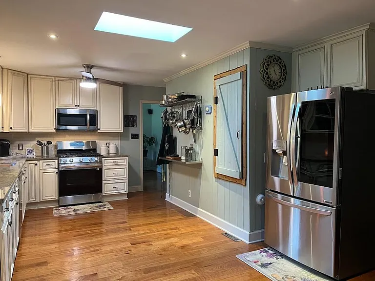 2851 Foxwood Ln — Photo 6