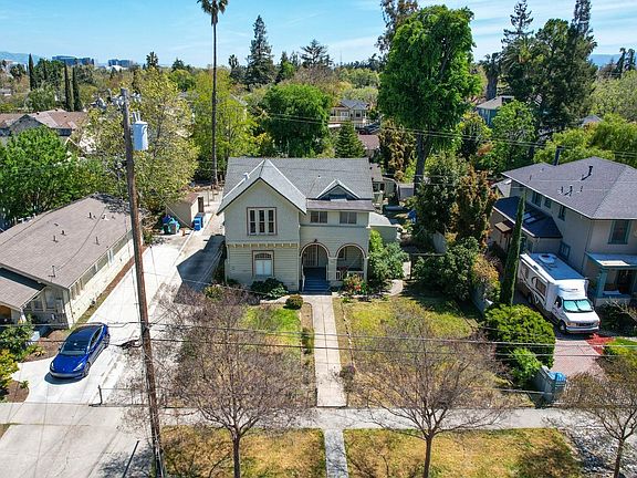 5th image of 946 University Ave